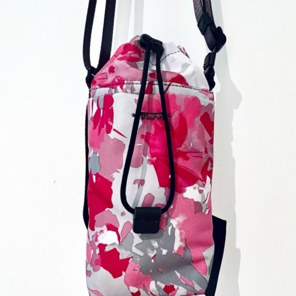 Tumi Olive Sling Bag-‎ Geo Print
